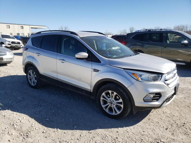 43814324 :رقم المزاد ، 1FMCU0GD2JUA31895 vin ، 2018 Ford Escape مزاد بيع