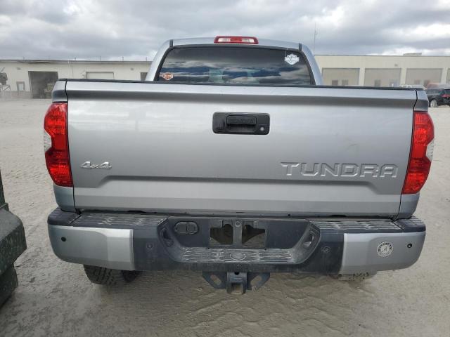 2017 Toyota Tundra Crewmax Sr5 მანქანა იყიდება აუქციონზე, vin: 5TFDW5F17HX612230, აუქციონის ნომერი: 42915214