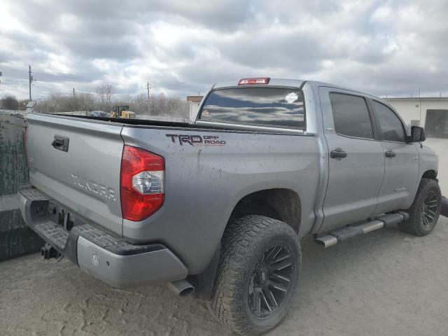 2017 Toyota Tundra Crewmax Sr5 მანქანა იყიდება აუქციონზე, vin: 5TFDW5F17HX612230, აუქციონის ნომერი: 42915214