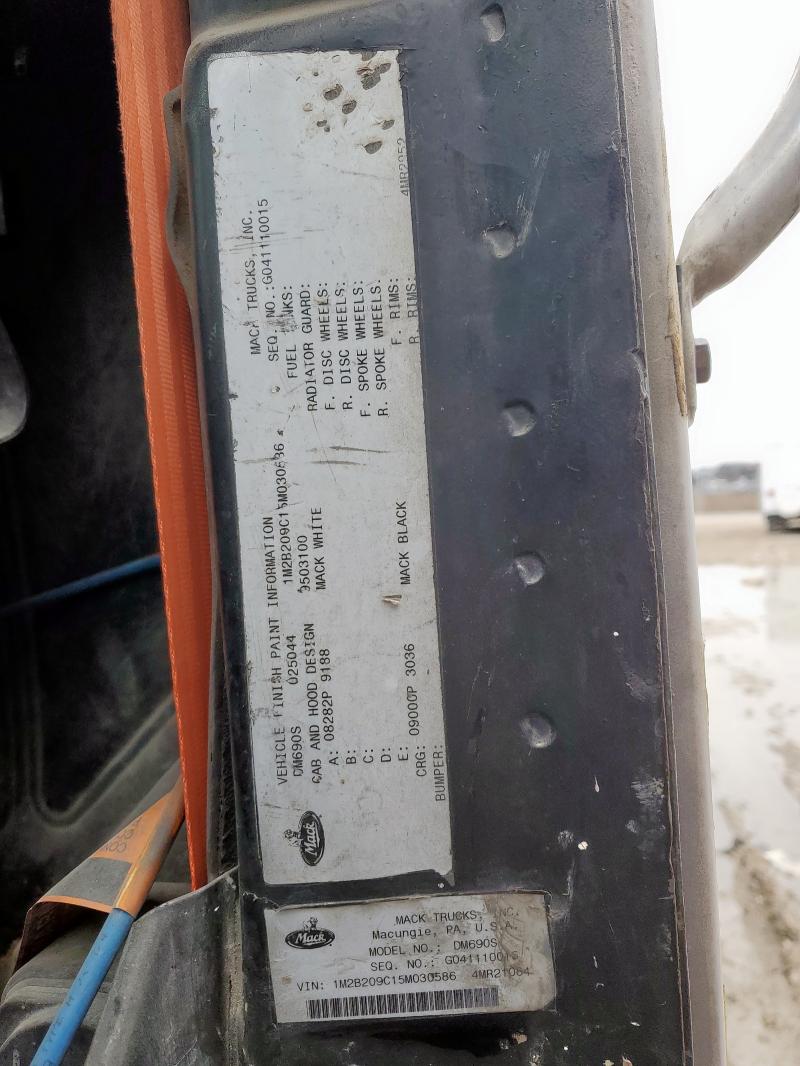 Продаж на аукціоні авто 2005 Mack 600 Dm600, vin: 1M2B209C15M030586, номер лоту: 43986255