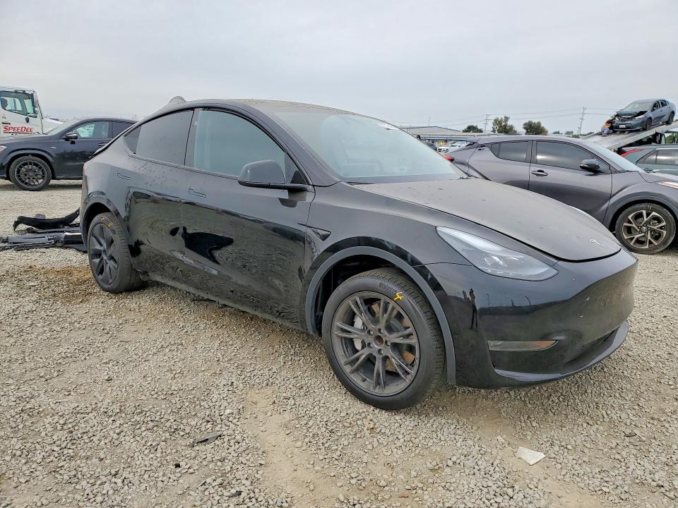 76775485 :رقم المزاد ، 7SAYGDED7RF160783 vin ، 2024 Tesla Model Y مزاد بيع