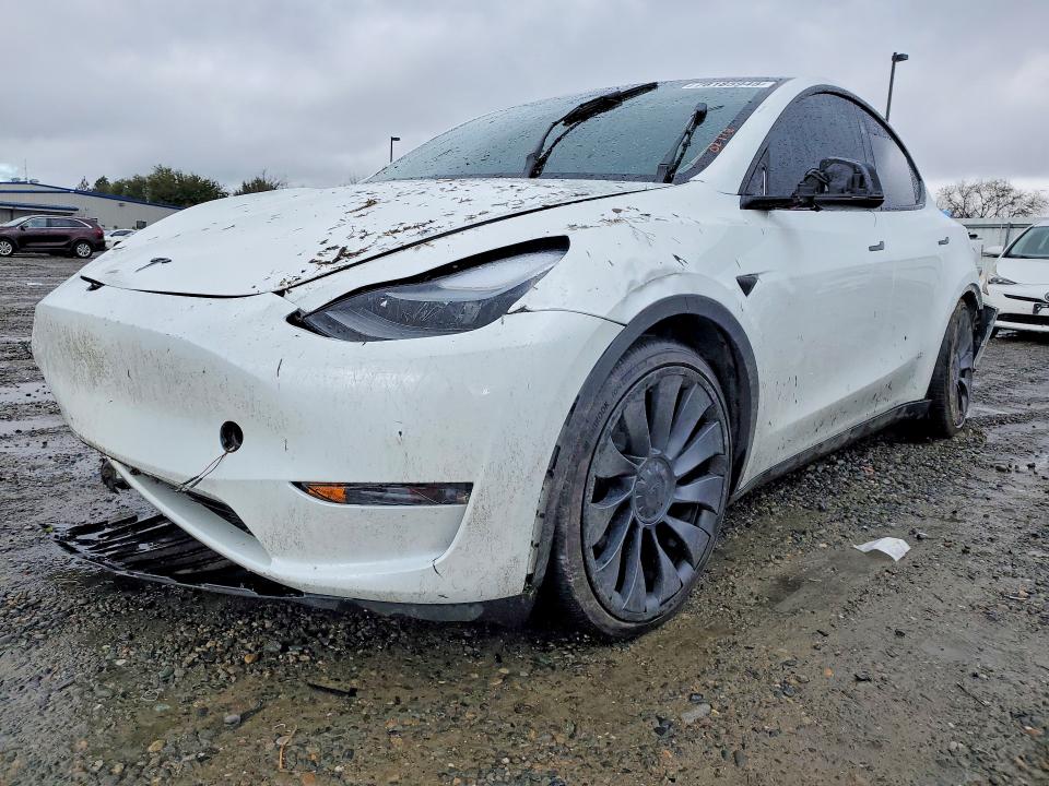 78185945 :رقم المزاد ، 7SAYGDEFXRF072263 vin ، 2024 Tesla Model Y مزاد بيع