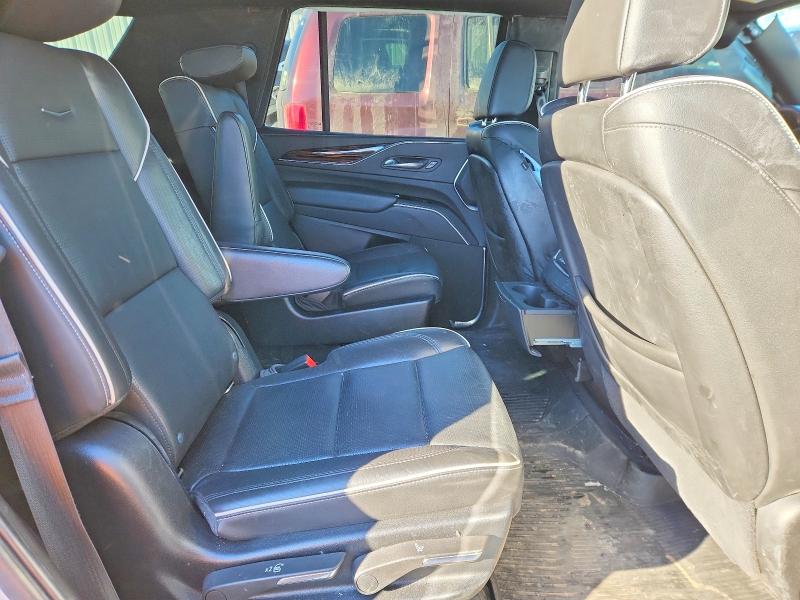 76427115 :رقم المزاد ، 1GYS4BKLXMR310698 vin ، 2021 Cadillac Escalade P مزاد بيع
