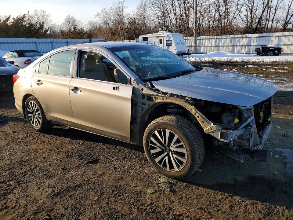 76259555 :رقم المزاد ، 4S3BNAB69K3009900 vin ، 2019 Subaru Legacy مزاد بيع
