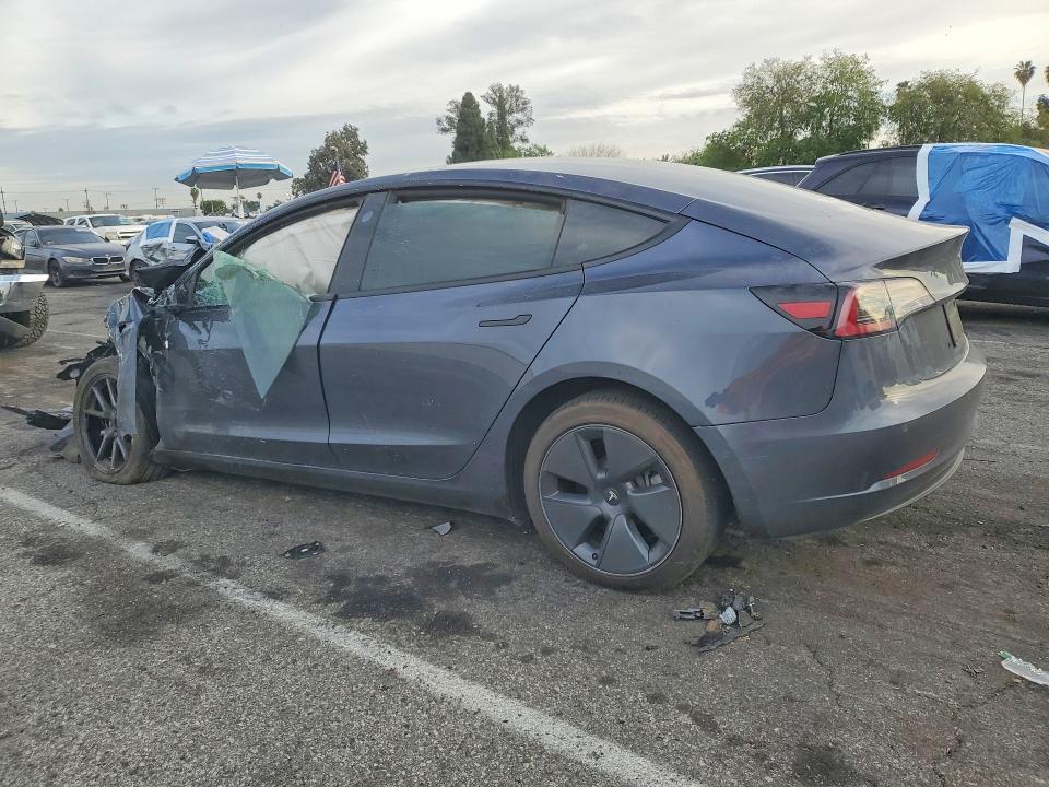 76345275 :رقم المزاد ، 5YJ3E1EB4NF314239 vin ، 2022 Tesla Model 3 مزاد بيع