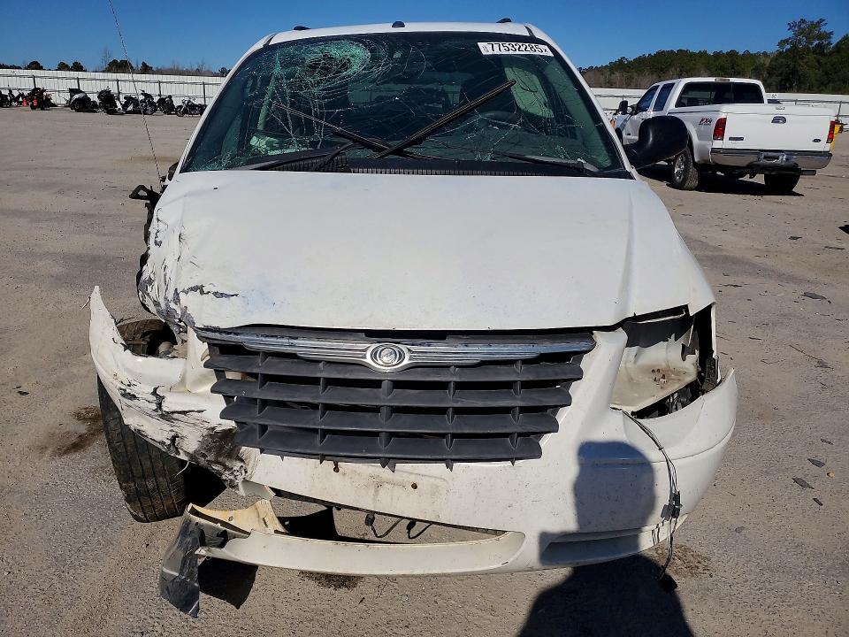 2007 Chrysler Town And C მანქანა იყიდება აუქციონზე, vin: 2A4GP44RX7R267361, აუქციონის ნომერი: 77532285