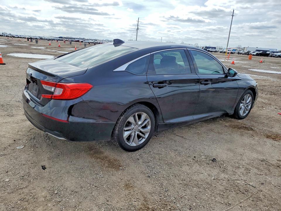 Продажа на аукционе авто 2018 Honda Accord, vin: 1HGCV1F12JA247750, номер лота: 77979295