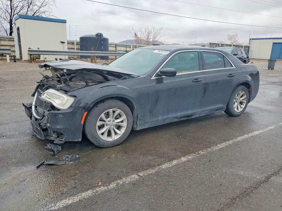 Продажа на аукционе авто 2015 Chrysler 300, vin: 2C3CCAAG0FH785943, номер лота: 77604015
