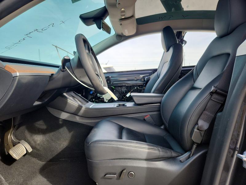 2024 Tesla Model Y მანქანა იყიდება აუქციონზე, vin: 7SAYGDEDXRF037897, აუქციონის ნომერი: 77627875