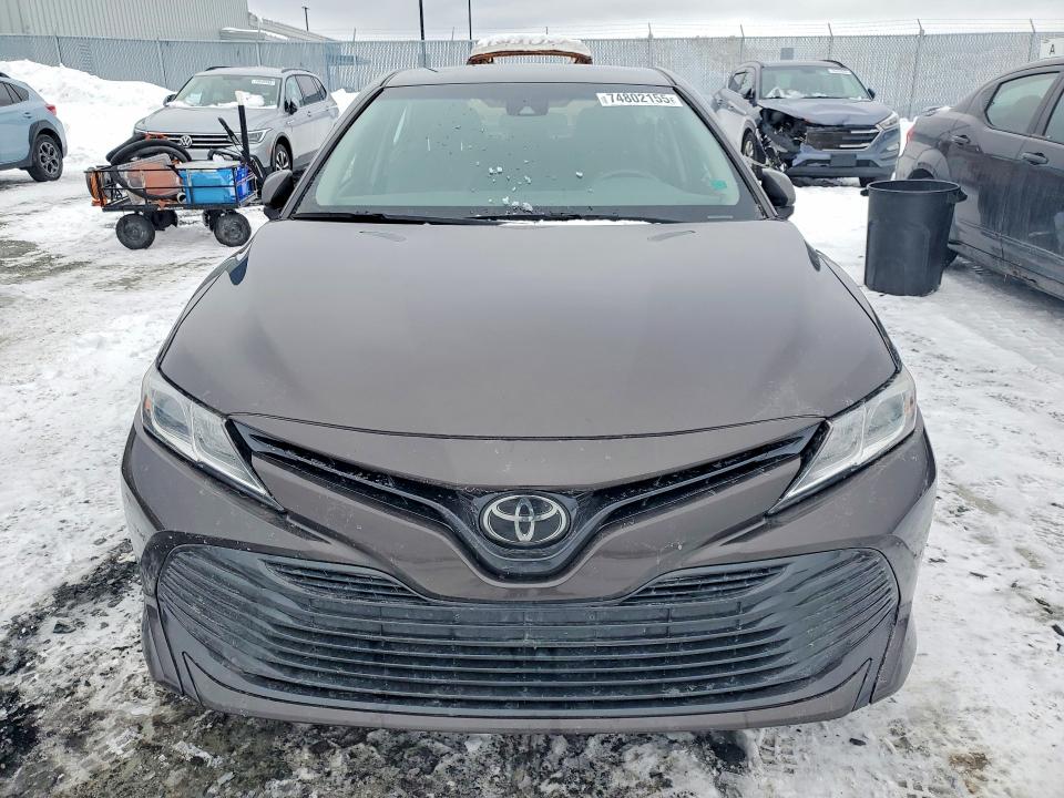 Продаж на аукціоні авто 2018 Toyota Camry Le 4dr, vin: 4T1B11HK6JU063336, номер лоту: 74802155