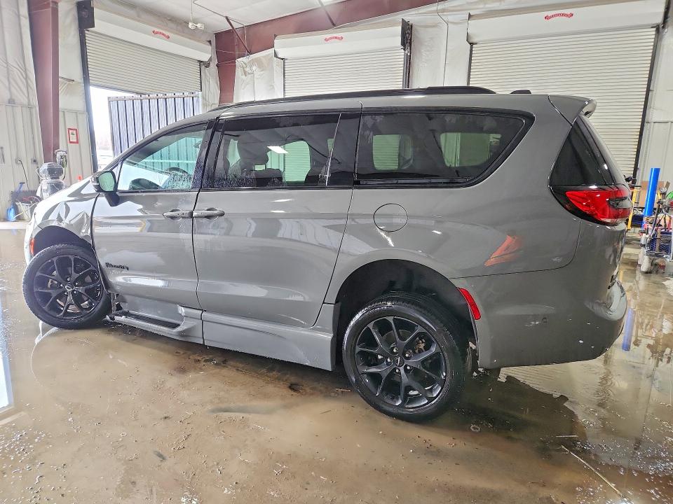 Продажа на аукционе авто 2023 Chrysler Pacifica, vin: 2C4RC1BG3PR537962, номер лота: 78736925