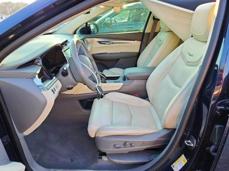 76825105 :رقم المزاد ، 1GYKNBRSXHZ107052 vin ، 2017 Cadillac Xt5 مزاد بيع