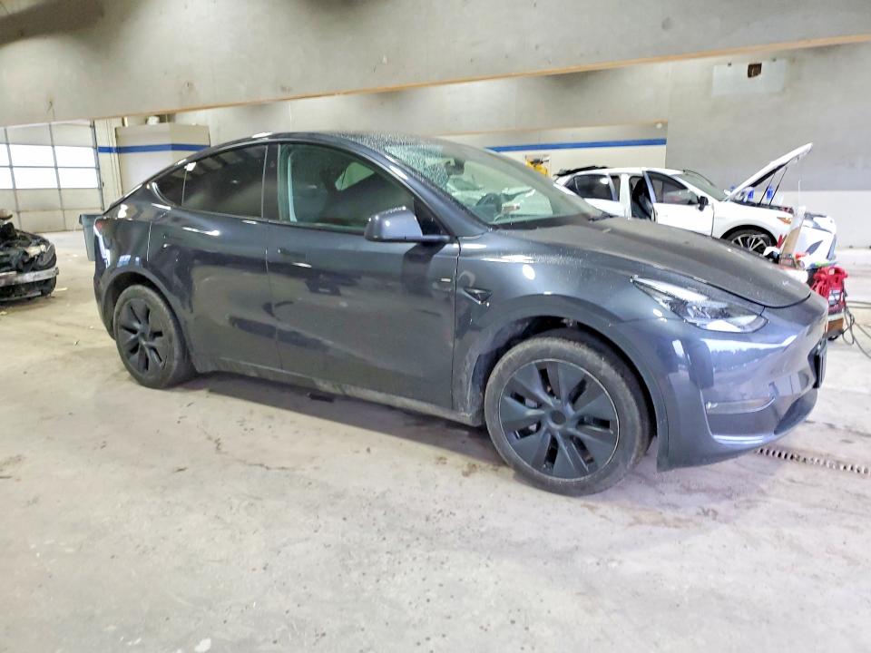 79030475 :رقم المزاد ، 7SAYGDEEXSA354073 vin ، 2025 Tesla Model Y مزاد بيع