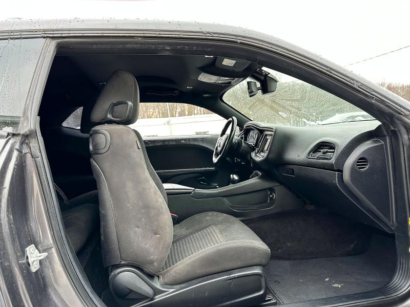 75220435 :رقم المزاد ، 2C3CDZBT8JH141994 vin ، 2018 Dodge Challenger مزاد بيع