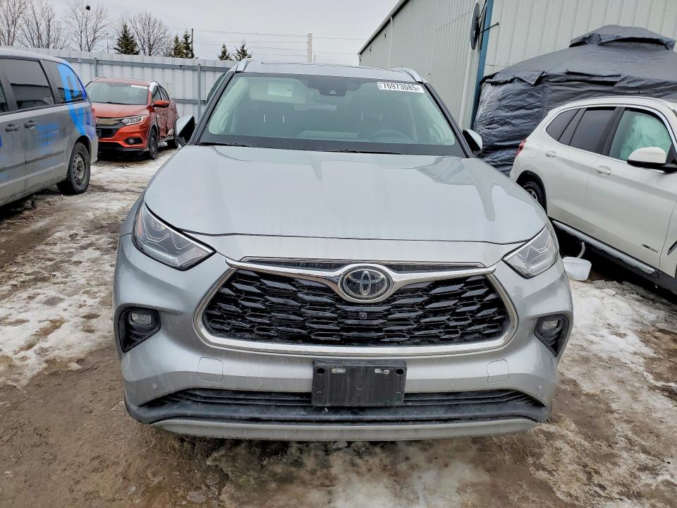 76973085 :رقم المزاد ، 5TDEBRCH6SS687622 vin ، 2025 Toyota Highlander مزاد بيع