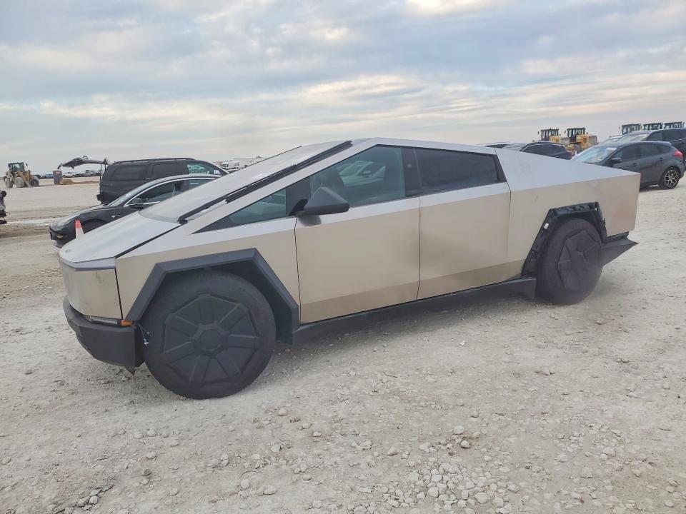 73372385 :رقم المزاد ، 7G2CEHED6SA076023 vin ، 2025 Tesla Cybertruck مزاد بيع
