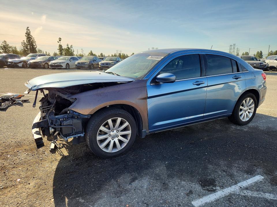 76659805 :رقم المزاد ، 1C3BC1FB2BN592963 vin ، 2011 Chrysler 200 مزاد بيع