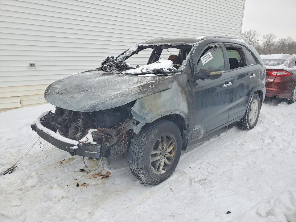 75161045 :رقم المزاد ، 5XYKTDA78FG624831 vin ، 2015 Kia Sorento مزاد بيع