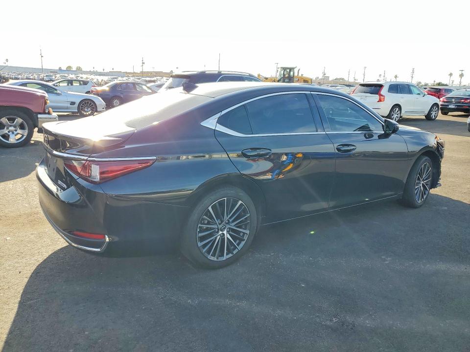 78913115 :رقم المزاد ، 58ADA1C12PU031718 vin ، 2023 Lexus Es 300h مزاد بيع