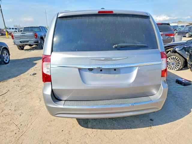 2015 Chrysler Town & Country მანქანა იყიდება აუქციონზე, vin: 2C4RC1BGXFR595615, აუქციონის ნომერი: 77557315