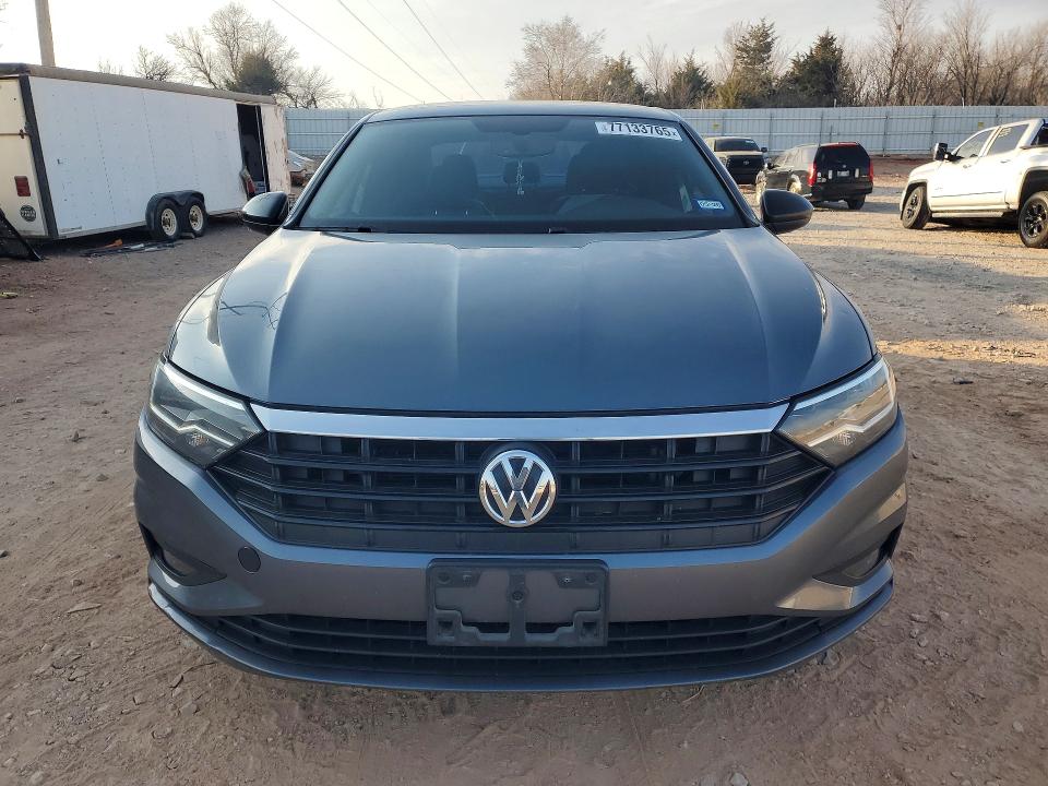 77133765 :رقم المزاد ، 3VWC57BU1MM081792 vin ، 2021 Volkswagen Jetta مزاد بيع