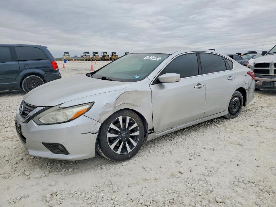48512456 :رقم المزاد ، 1N4AL3AP6JC237252 vin ، 2018 Nissan Altima مزاد بيع