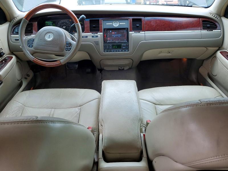 2003 Lincoln Town Car მანქანა იყიდება აუქციონზე, vin: 1LNHM83W13Y630827, აუქციონის ნომერი: 78449875