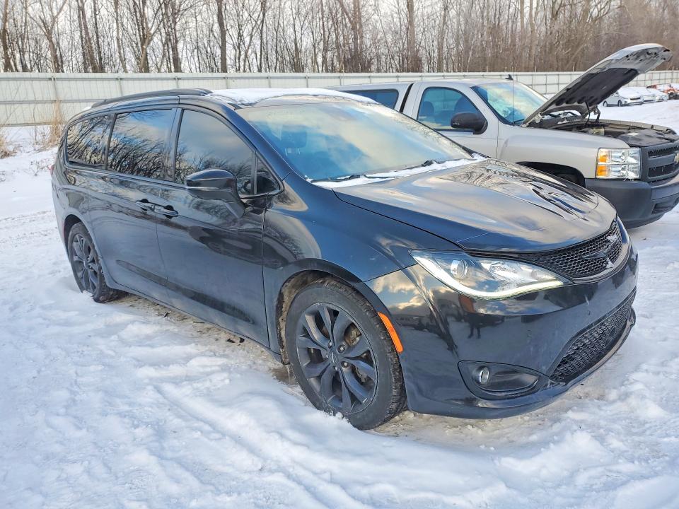 Продажа на аукционе авто 2019 Chrysler Pacifica, vin: 2C4RC1GGXKR657694, номер лота: 75480815