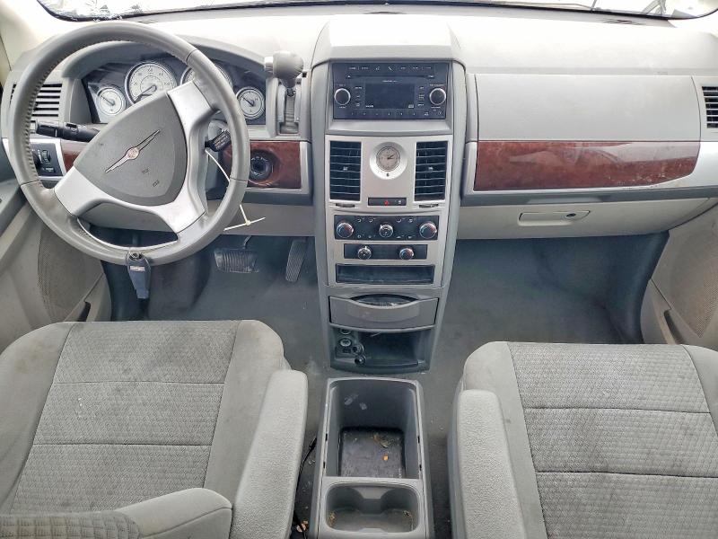 2010 Chrysler Town & Country მანქანა იყიდება აუქციონზე, vin: 2A4RR5D16AR289156, აუქციონის ნომერი: 77989815