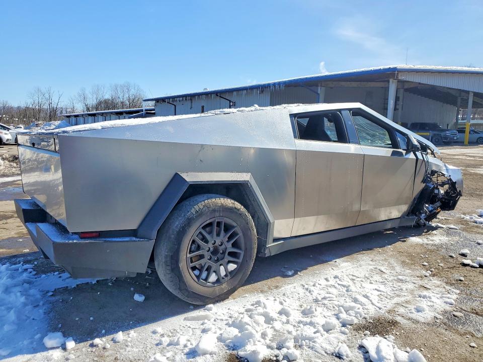 Продажа на аукционе авто 2024 Tesla Cybertruck, vin: 7G2CEHEDXRA056755, номер лота: 76439655