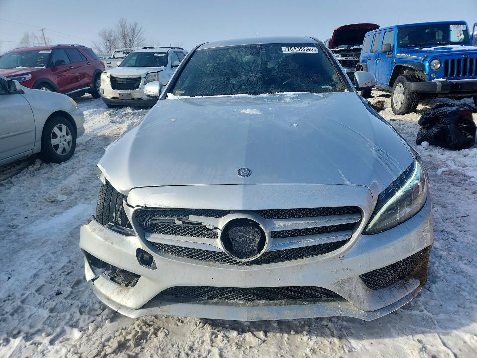 2015 Mercedes-benz C მანქანა იყიდება აუქციონზე, vin: 55SWF4KB4FU013972, აუქციონის ნომერი: 76435695