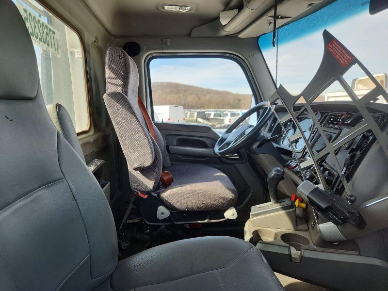 Продажа на аукционе авто 2015 Kenworth T680, vin: 1XKYA48X0FJ443670, номер лота: 77532325