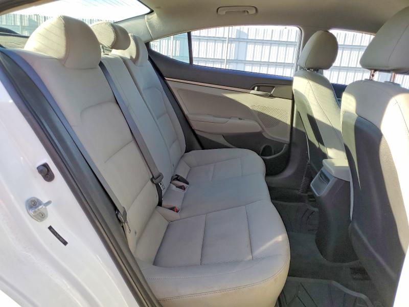 79244645 :رقم المزاد ، 5NPD74LF6HH188915 vin ، 2017 Hyundai Elantra مزاد بيع