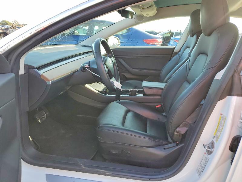 78353105 :رقم المزاد ، 5YJ3E1EB5JF093860 vin ، 2018 Tesla Model 3 مزاد بيع