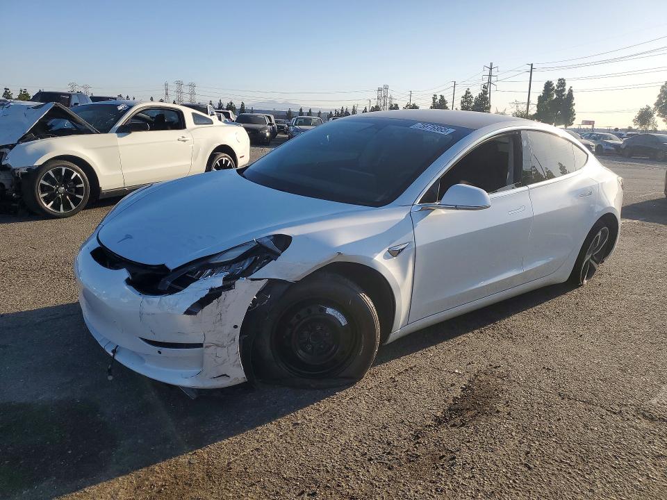 75676865 :رقم المزاد ، 5YJ3E1EA8LF660671 vin ، 2020 Tesla Model 3 مزاد بيع