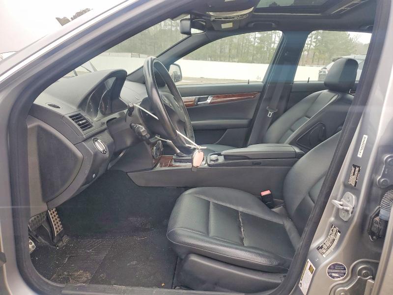 2009 Mercedes-benz C მანქანა იყიდება აუქციონზე, vin: WDDGF81XX9R047719, აუქციონის ნომერი: 76891635