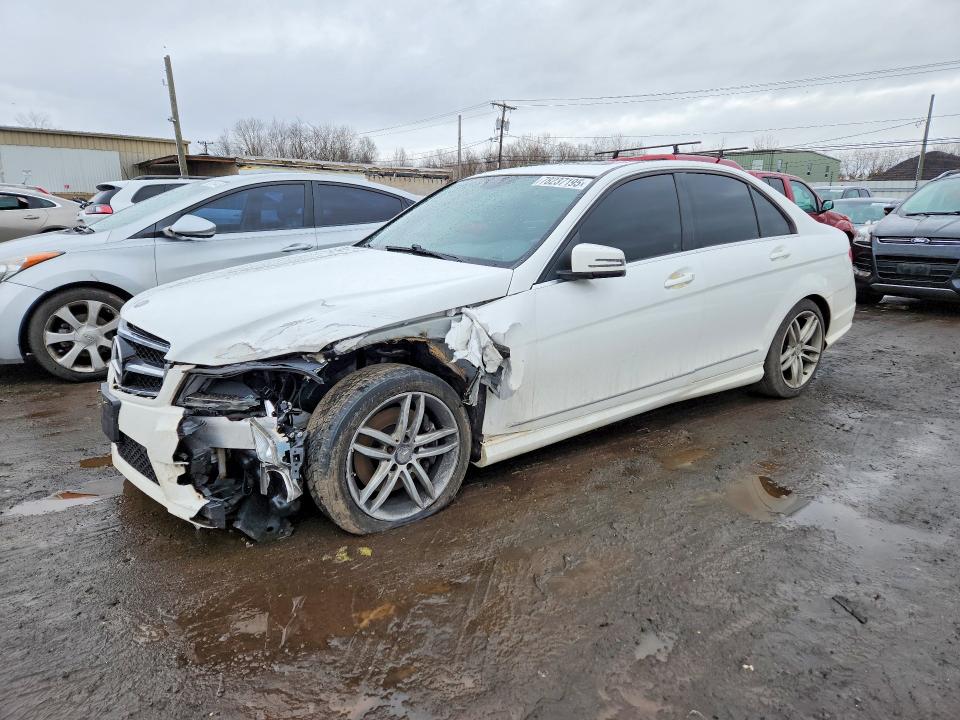 Продажа на аукционе авто 2013 Mercedes-benz C, vin: WDDGF8AB9DR274218, номер лота: 78237195