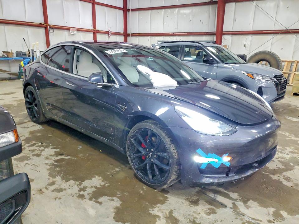 2018 Tesla Model 3 მანქანა იყიდება აუქციონზე, vin: 5YJ3E1EB9JF135026, აუქციონის ნომერი: 77525425