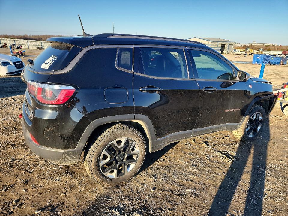 2017 Jeep Compass მანქანა იყიდება აუქციონზე, vin: 3C4NJDDB8HT640784, აუქციონის ნომერი: 79101035