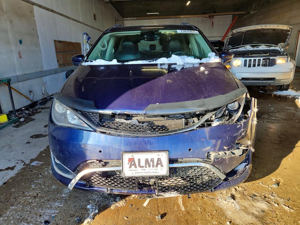 2017 Chrysler Pacifica მანქანა იყიდება აუქციონზე, vin: 2C4RC1EG0HR622500, აუქციონის ნომერი: 73876885