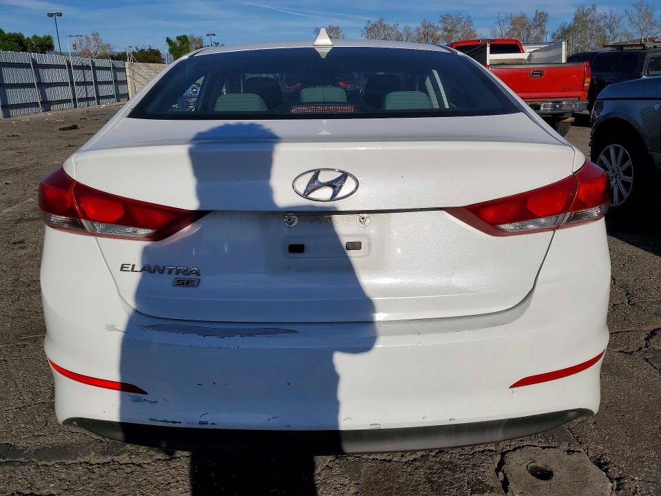 79244645 :رقم المزاد ، 5NPD74LF6HH188915 vin ، 2017 Hyundai Elantra مزاد بيع