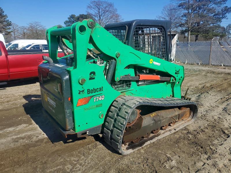 76461905 :رقم المزاد ، B3CA21300 vin ، 2021 Bobcat T740 مزاد بيع