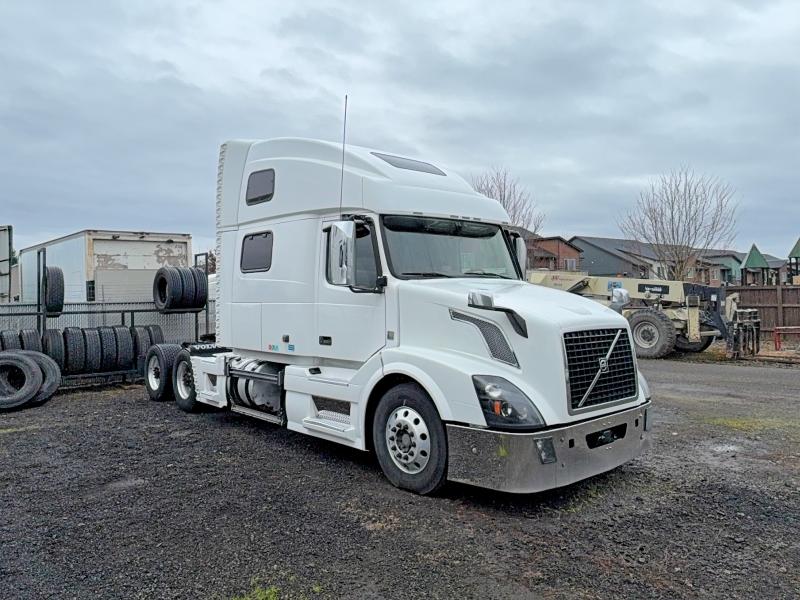 2016 Volvo Vn Vnl მანქანა იყიდება აუქციონზე, vin: 4V4NC9EJ0GN931991, აუქციონის ნომერი: 77786205