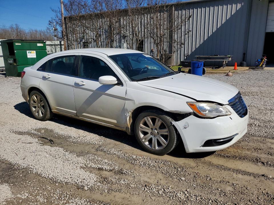 2013 Chrysler 200 მანქანა იყიდება აუქციონზე, vin: 1C3CCBBB6DN516388, აუქციონის ნომერი: 76900095