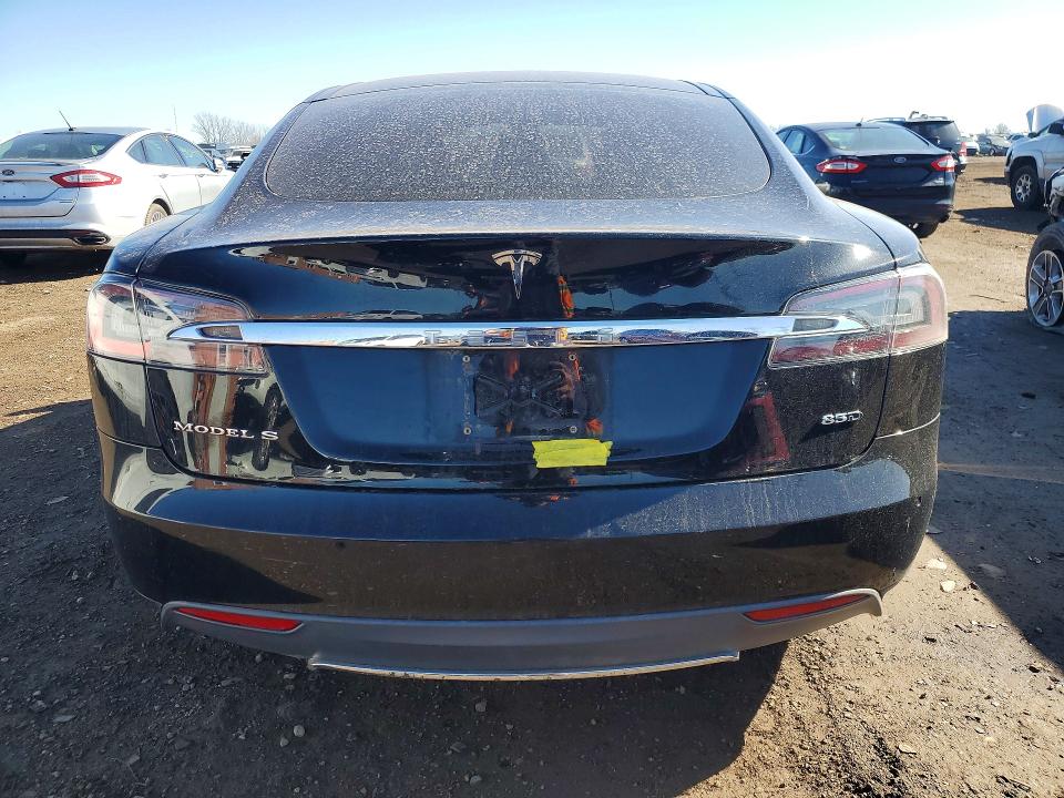 77720815 :رقم المزاد ، 5YJSA1E2XFF102597 vin ، 2015 Tesla Model S مزاد بيع