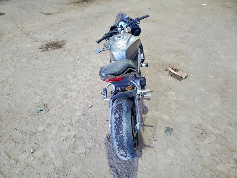 73636335 :رقم المزاد ، ZD4TYU009GS000014 vin ، 2016 Aprilia Tuono V4 1 مزاد بيع