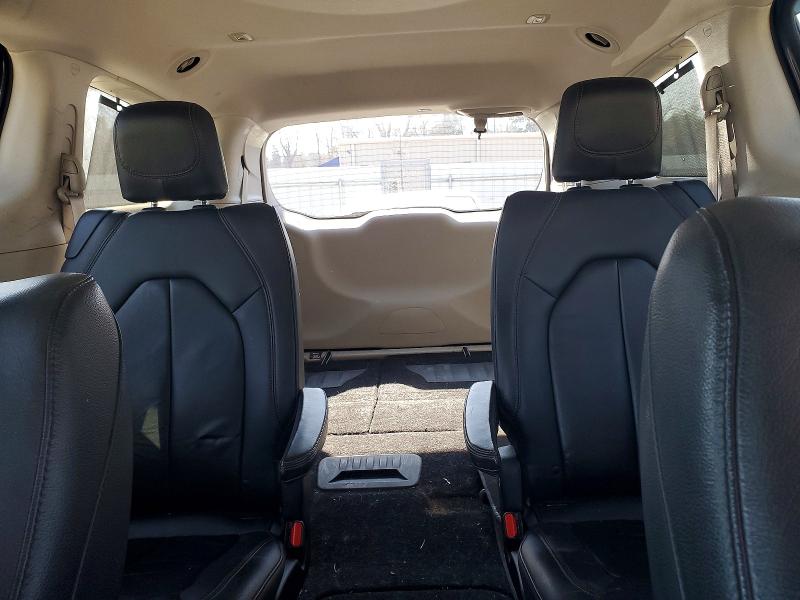 77528895 :رقم المزاد ، 2C4RC1BG8HR788364 vin ، 2017 Chrysler Pacifica مزاد بيع
