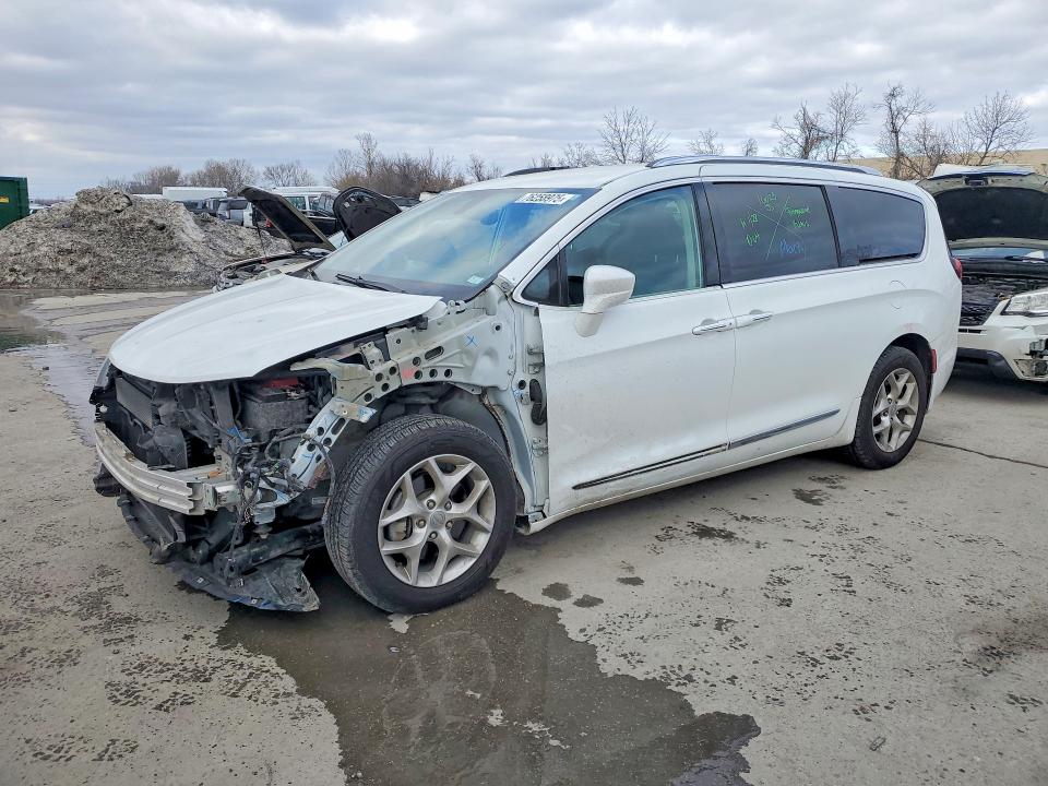 Auction sale of the 2017 Chrysler Pacifica, vin: 2C4RC1EG1HR764046, lot number: 76258975