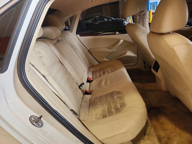 77930395 :رقم المزاد ، 1VWCN7A32DC111845 vin ، 2013 Volkswagen Passat مزاد بيع