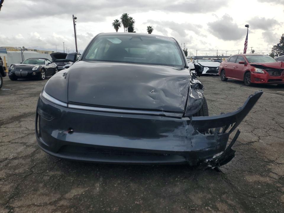 76236235 :رقم المزاد ، 7SAYGDED1TF396076 vin ، 2026 Tesla Model Y مزاد بيع